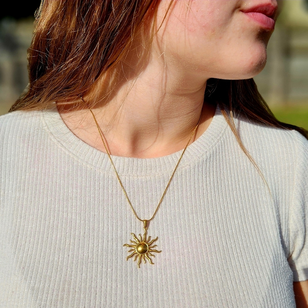 Sunburst Stainless Steel Dainty Pendant Layering Necklace